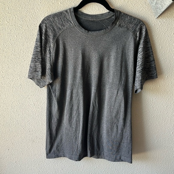 lululemon athletica Other - LULULEMON Mens METAL VENT TECH SS BLACK GREY T-SHIRT Medium